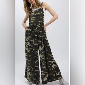 NWT Blue Velvet Urban Camo Wide-Leg Overalls sz Medium